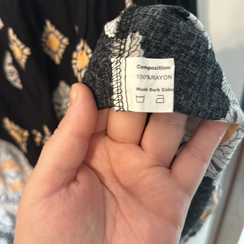 Black/ print flowy sundress - Picture 5 of 8